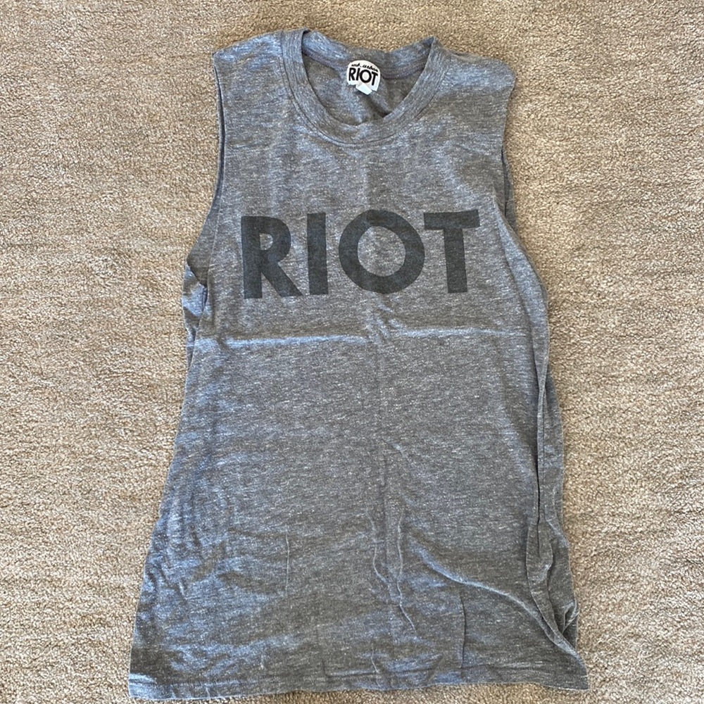 Sub_urban riot muscle tank size xs
